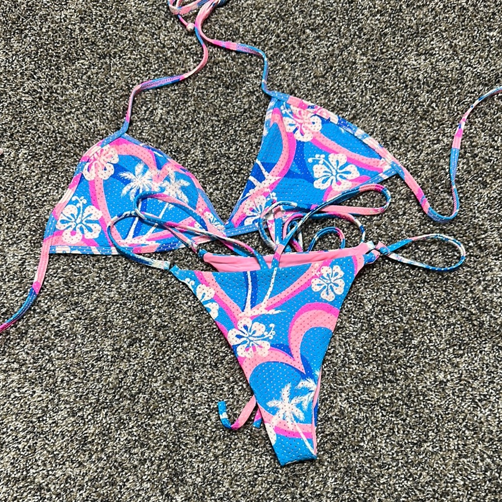 Frankie’s Bikini